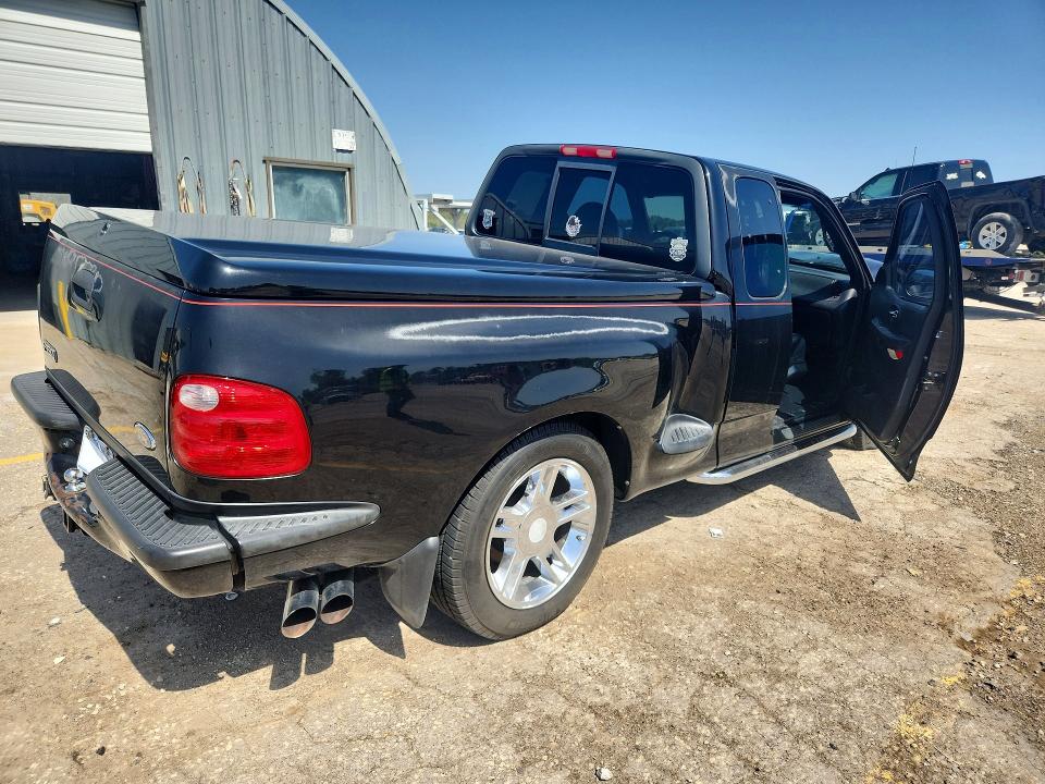 Фото 3 с аукциона – 2000 FORD F150 с VIN 2FTRX07L2YCA92638