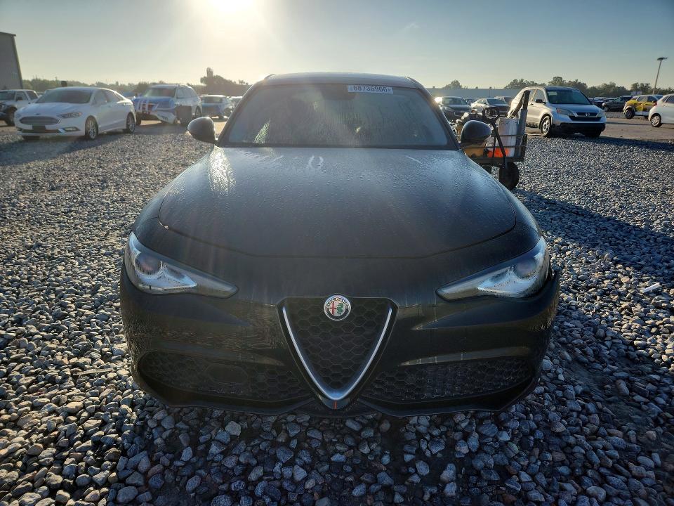 Photo 5 from auction – 2017 ALFA ROMEO GIULIA with VIN ZARFAEBN8H7540654