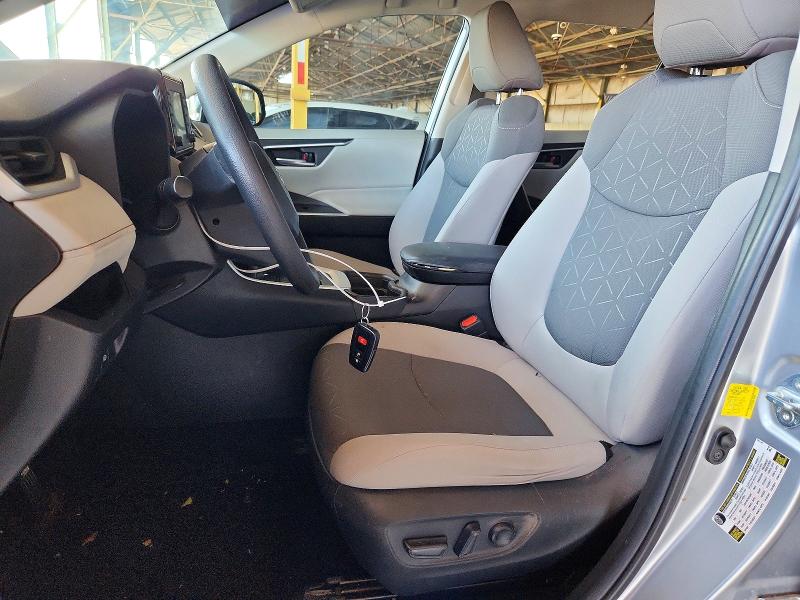 Photo 7 from auction – 2021 TOYOTA RAV4 with VIN 2T3W1RFV4MC128629