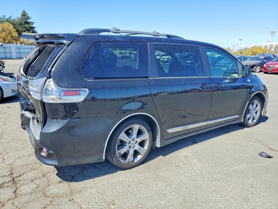 Фото 3 с аукциона – 2012 TOYOTA SIENNA с VIN 5TDXK3DC2CS269388