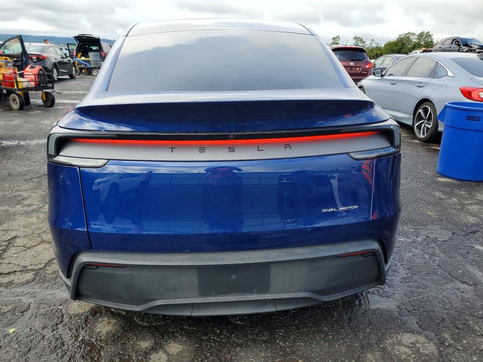 Снимка 6 от търг – 2026 TESLA MODEL Y с VIN 7SAYGDEE8TA462502