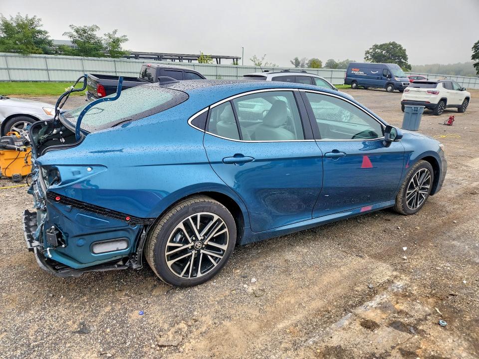 Photo 3 from auction – 2026 TOYOTA CAMRY with VIN 4T1DBADKXTU555141