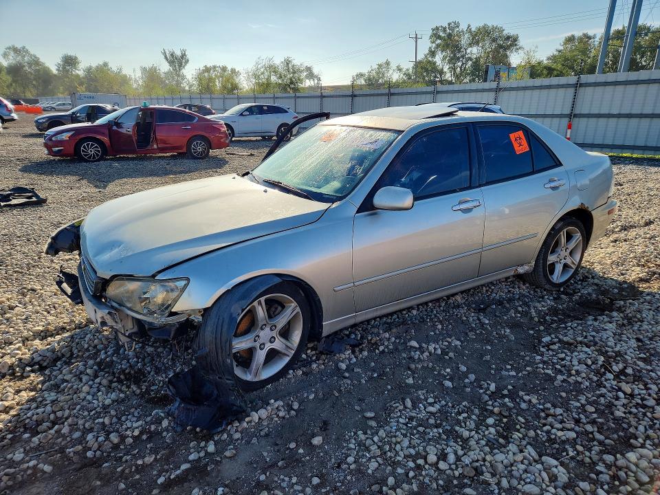 2001 LEXUS IS - Търг №70612146