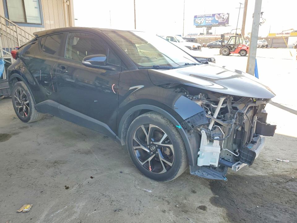 Photo 4 from auction – 2018 TOYOTA C-HR with VIN JTNKHMBX9J1007734