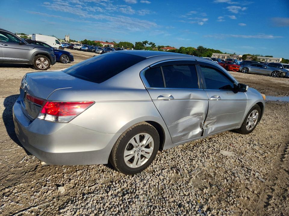 Photo 3 from auction – 2011 HONDA ACCORD with VIN 1HGCP2F60BA113476