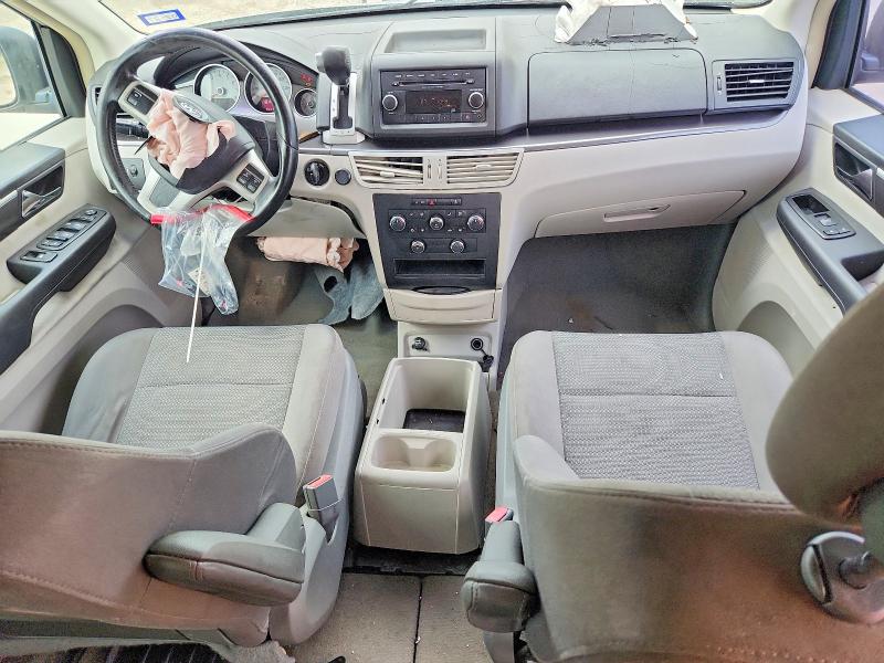 Photo 8 from auction – 2012 VOLKSWAGEN ROUTAN with VIN 2C4RVAAG3CR240373