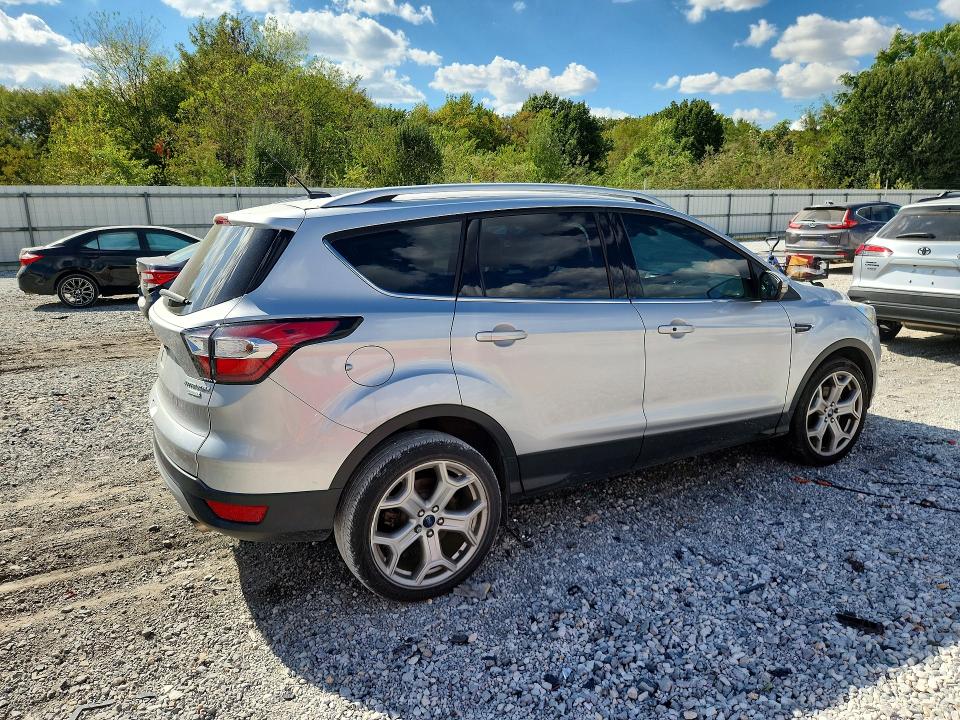 Photo 3 from auction – 2017 FORD ESCAPE with VIN 1FMCU0JD3HUD48961