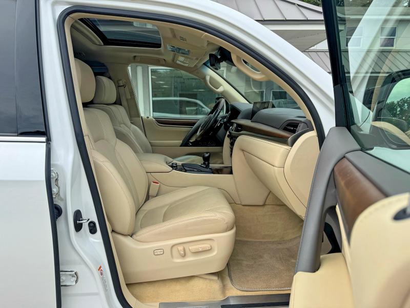 Photo 5 from auction – 2016 LEXUS LX with VIN JTJHY7AX3G4213685