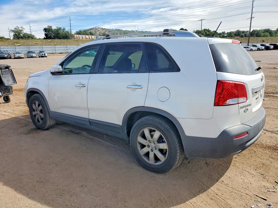 Photo 2 from auction – 2013 KIA SORENTO with VIN 5XYKTDA23DG353730