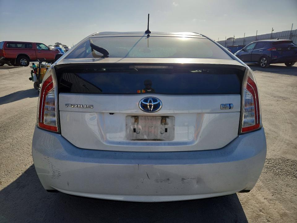 Photo 6 from auction – 2013 TOYOTA PRIUS V with VIN JTDKN3DU4D5539853