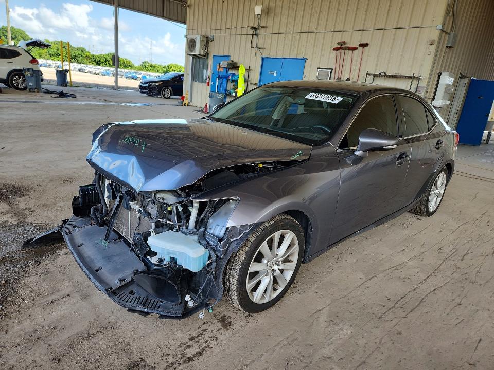 LEXUS IS 2016 с VIN JTHBA1D20G5001233 - Снимка от търг