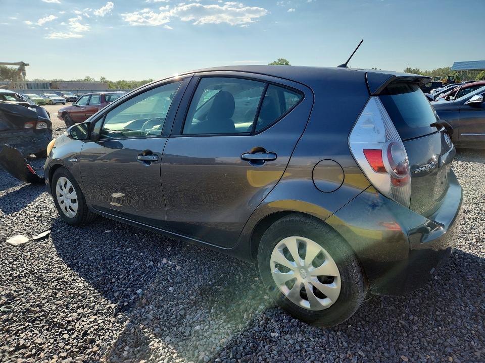 Photo 2 from auction – 2013 TOYOTA PRIUS C with VIN JTDKDTB36D1552155