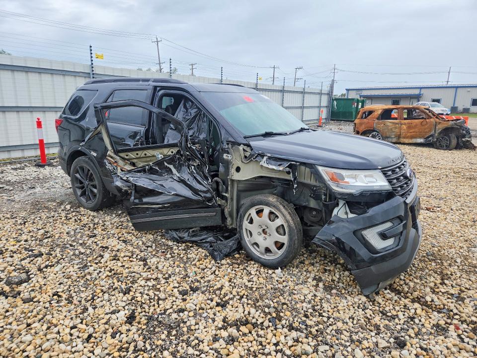 Photo 4 from auction – 2017 FORD EXPLORER with VIN 1FM5K7D80HGB51606