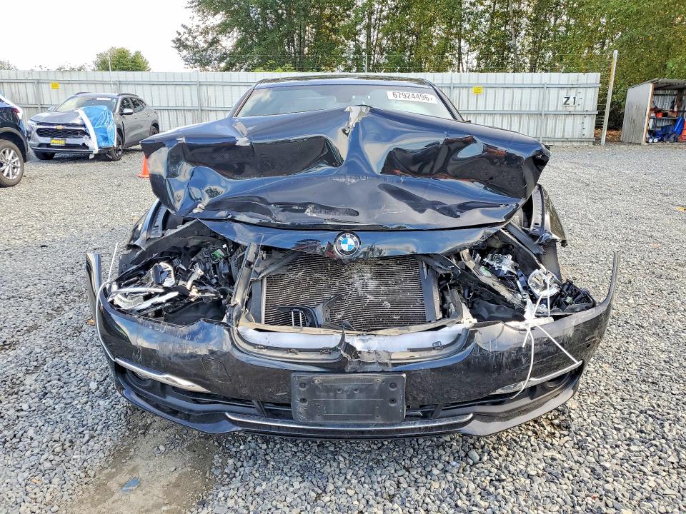 Photo 5 from auction – 2016 BMW 328 with VIN WBA8E3C58GK500559