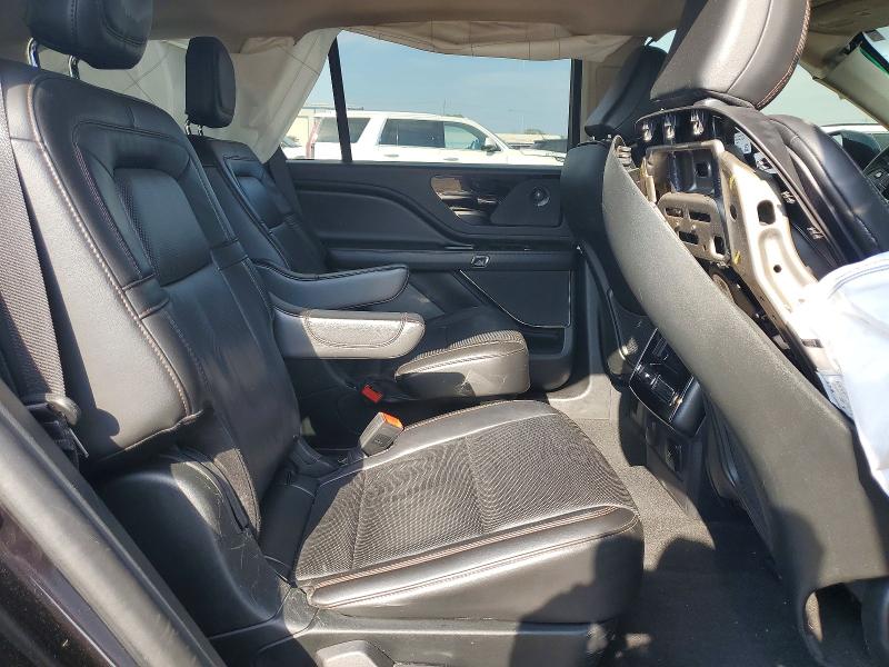 Photo 11 from auction – 2023 LINCOLN AVIATOR with VIN 5LM5J7XC5PGL28651
