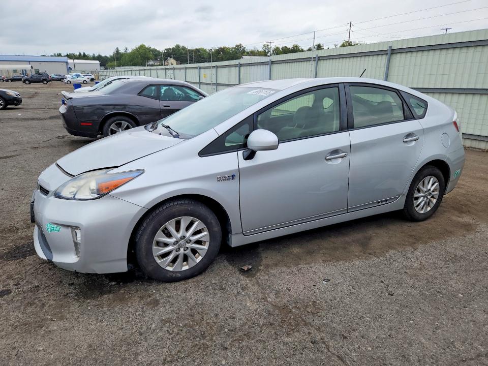 Снимка 1 от търг – 2014 TOYOTA PRIUS PLUG-IN HYBRID с VIN JTDKN3DP3E3059150