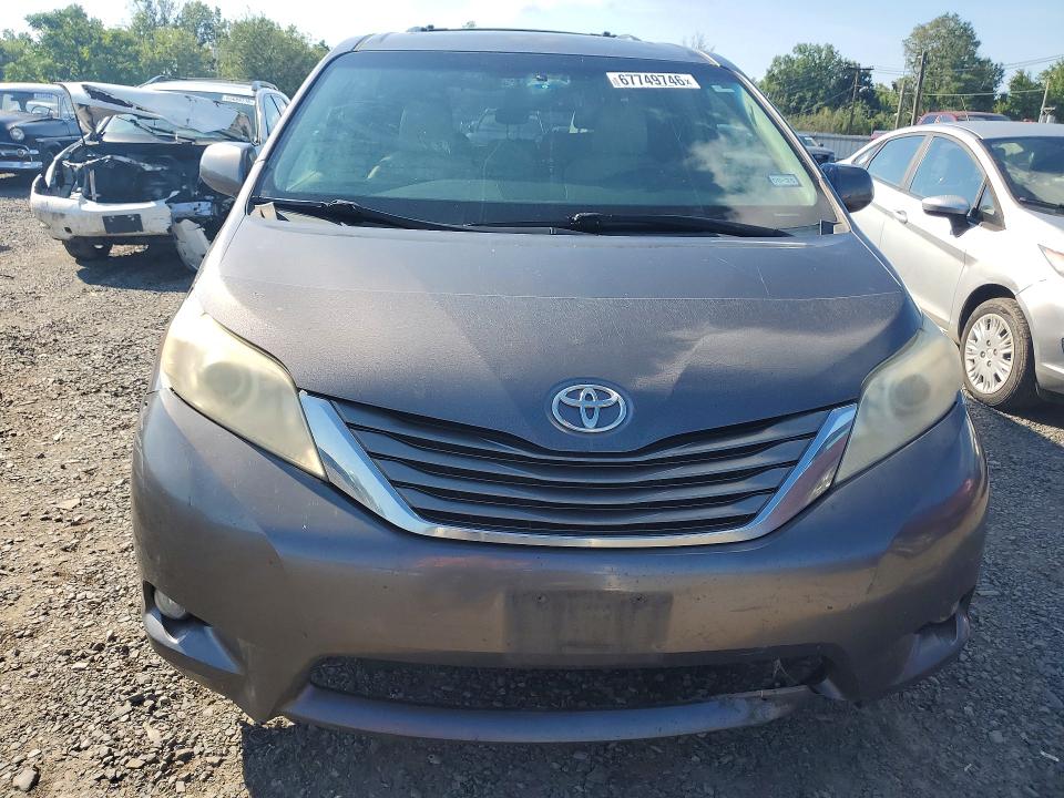 Снимка 5 от търг – 2011 TOYOTA SIENNA с VIN 5TDYK3DC3BS111435