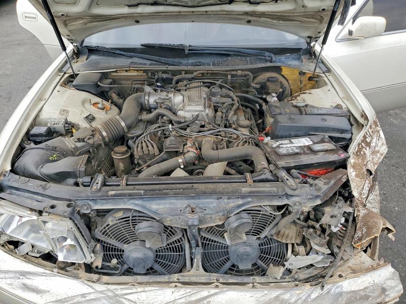 Снимка 11 от търг – 1993 LEXUS LS с VIN JT8UF11E8P0181177