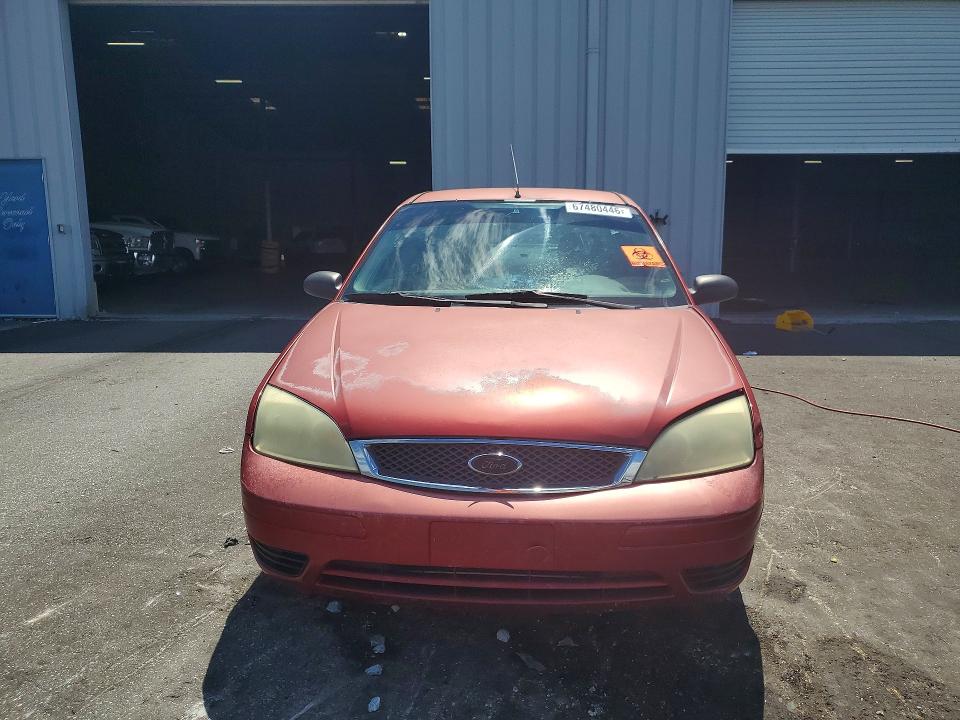 Zdjęcie 5 z aukcji – 2005 FORD FOCUS z VIN 1FAFP34N95W129863