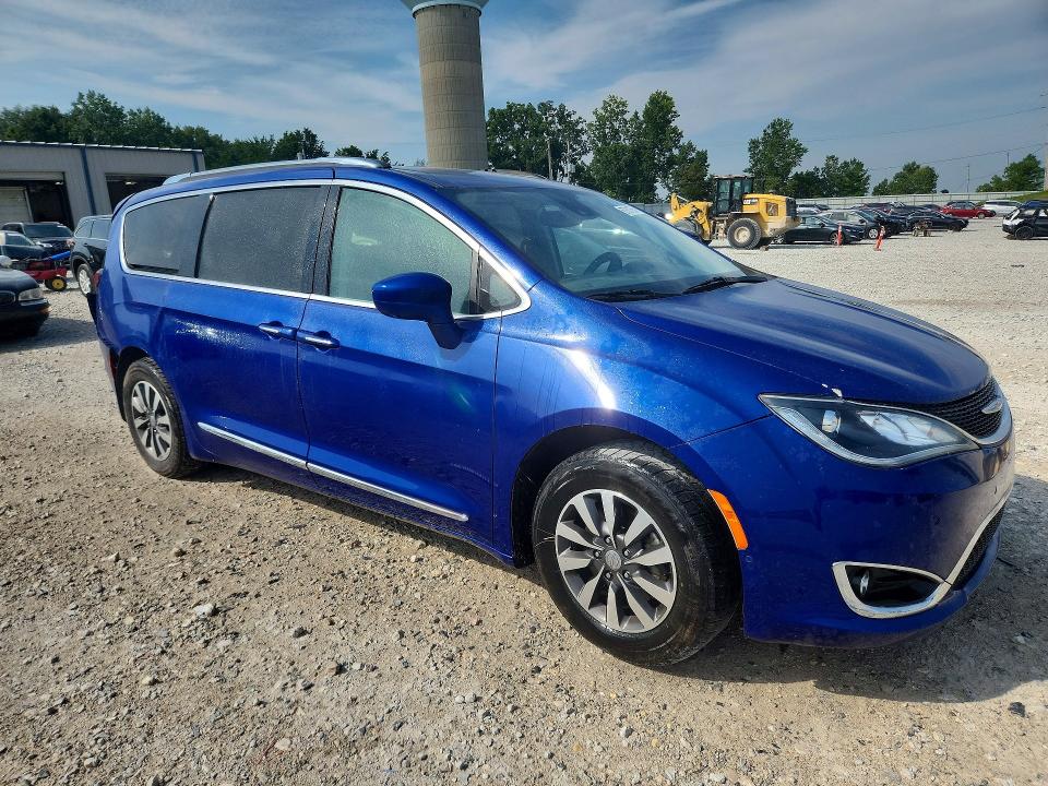 Photo 4 from auction – 2020 CHRYSLER PACIFICA with VIN 2C4RC1EGXLR123082