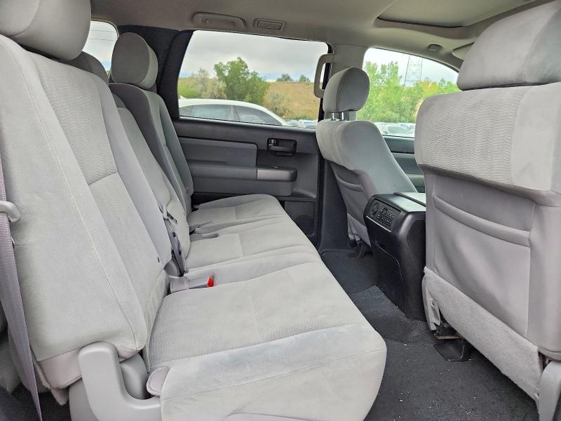 Photo 11 from auction – 2016 TOYOTA SEQUOIA with VIN 5TDBW5G1XGS142561