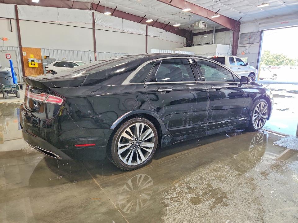 Photo 3 from auction – 2017 LINCOLN MKZ with VIN 3LN6L5MU4HR646158