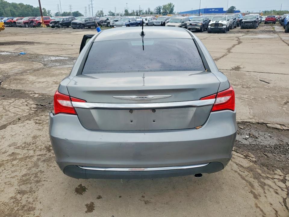 Foto 6 de la subasta – 2012 CHRYSLER 200 con VIN 1C3CCBCG1CN159291