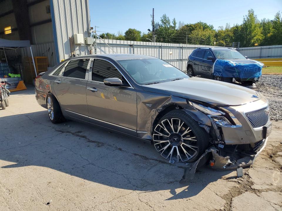 Photo 4 from auction – 2017 CADILLAC CT6 with VIN 1G6KF5RS6HU159461