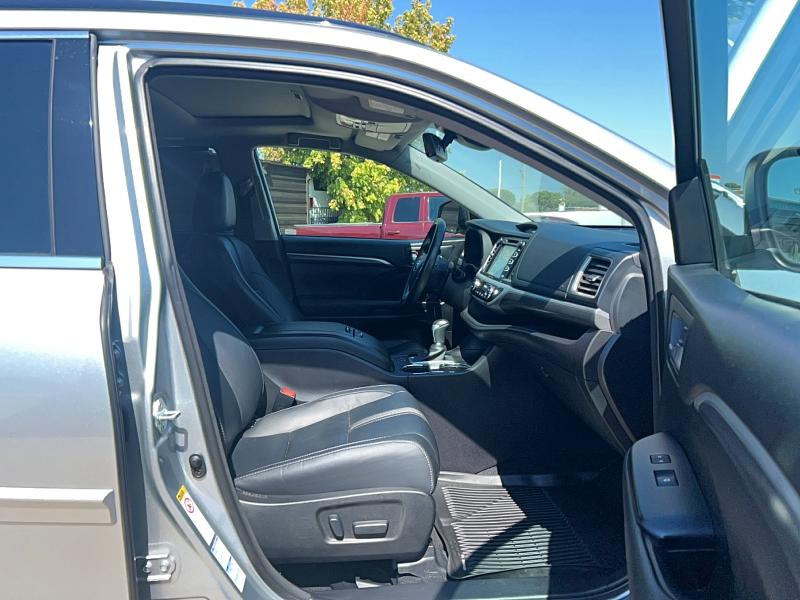 Photo 5 from auction – 2017 TOYOTA HIGHLANDER with VIN 5TDJZRFH0HS508358