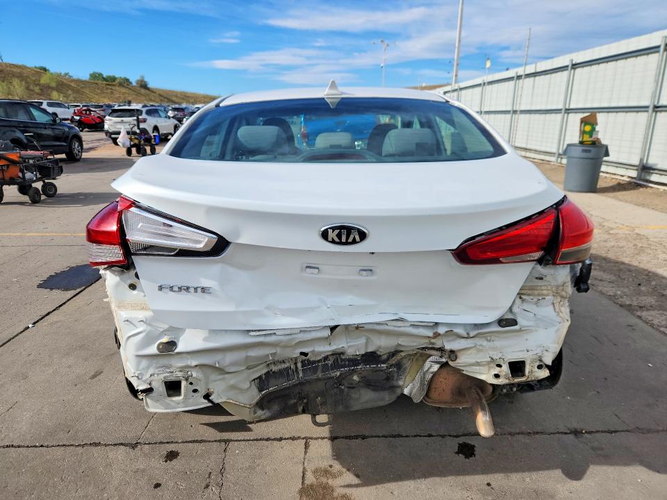 Photo 6 from auction – 2018 KIA FORTE with VIN 3KPFL4A73JE164663