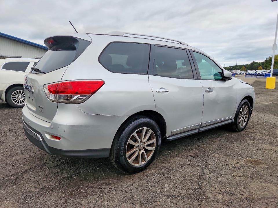 Zdjęcie 3 z aukcji – 2014 NISSAN PATHFINDER z VIN 5N1AR2MM7EC610532