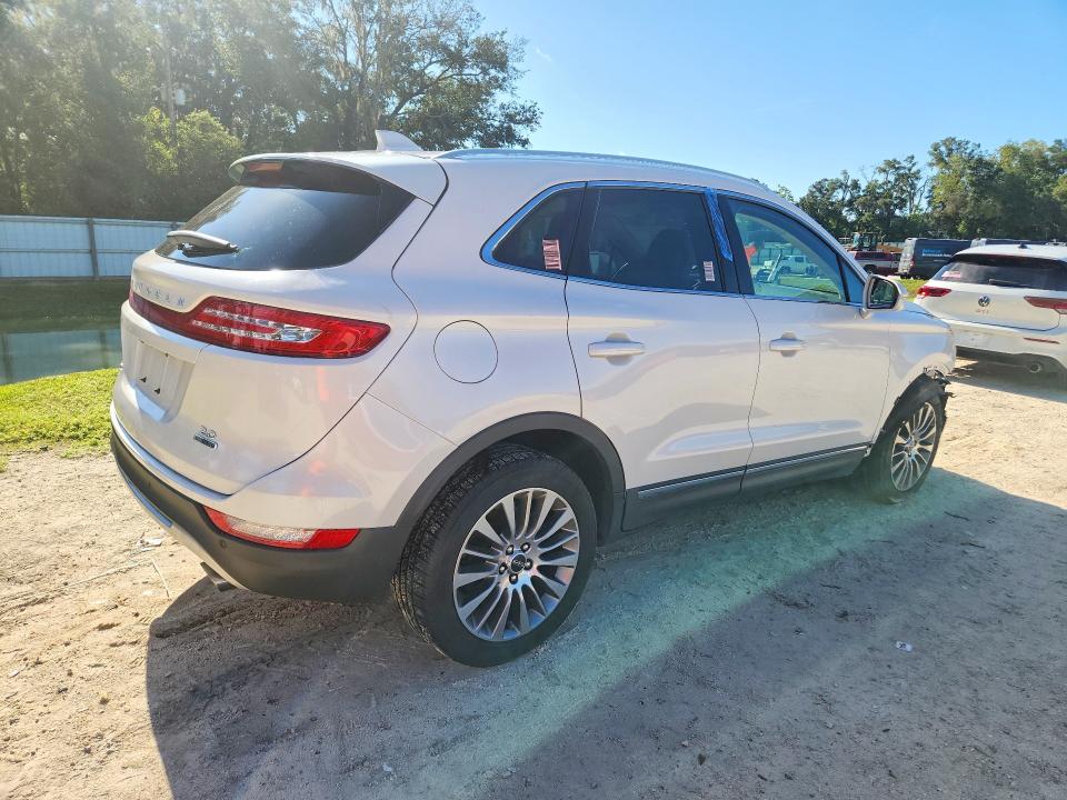 Photo 3 from auction – 2016 LINCOLN MKC with VIN 5LMCJ3C90GUJ16123