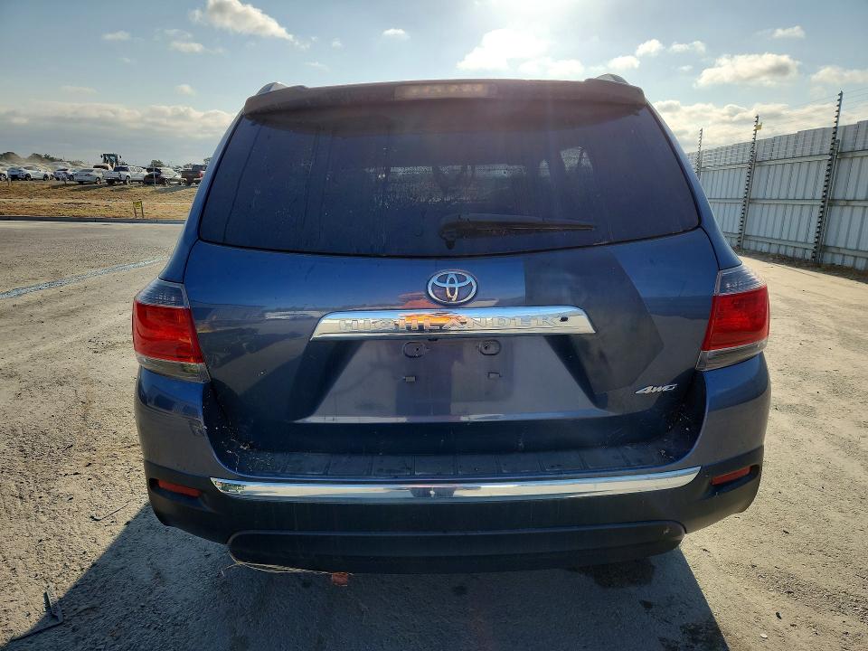 Photo 6 from auction – 2013 TOYOTA HIGHLANDER with VIN 5TDBK3EH6DS270050