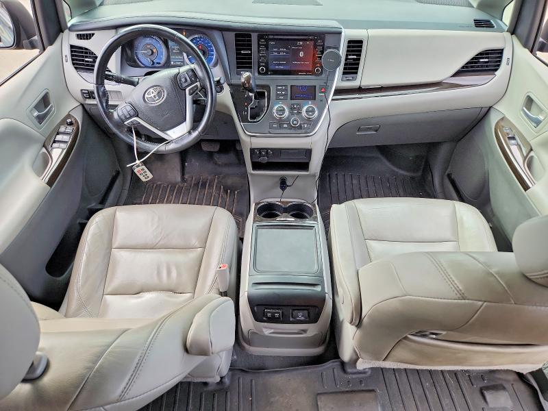 Photo 8 from auction – 2018 TOYOTA SIENNA with VIN 5TDYZ3DC0JS962022