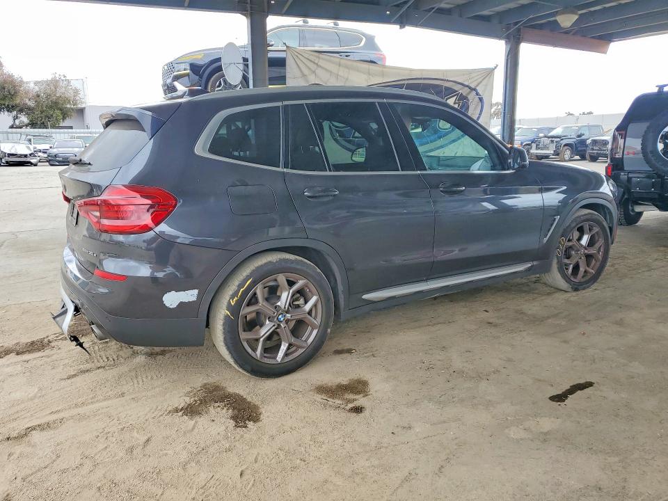 Photo 3 from auction – 2021 BMW X3 with VIN 5UXTS1C0XM9F04762