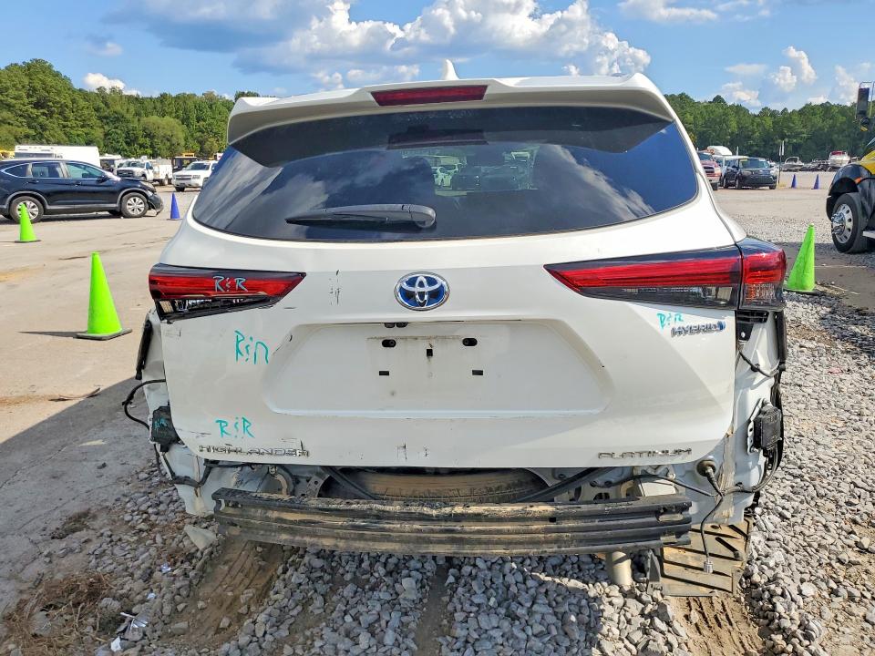 Zdjęcie 6 z aukcji – 2021 TOYOTA HIGHLANDER z VIN 5TDFARAH8MS008754