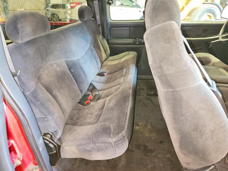 Photo 10 from auction – 2000 CHEVROLET SILVERADO with VIN 1GCEK19T0YE122391