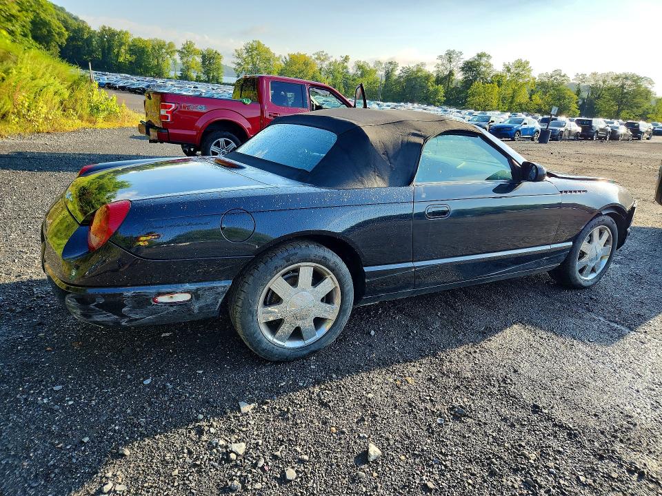Photo 3 from auction – 2002 FORD THUNDERBIRD with VIN 1FAHP60AX2Y120294