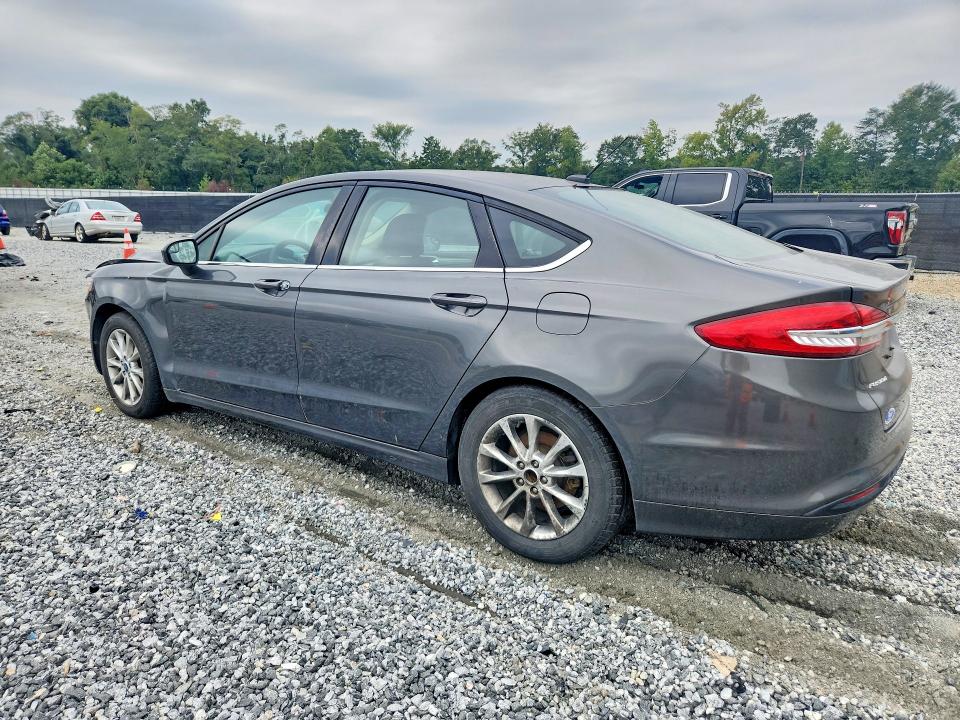 Photo 2 from auction – 2017 FORD FUSION with VIN 3FA6P0H70HR226323