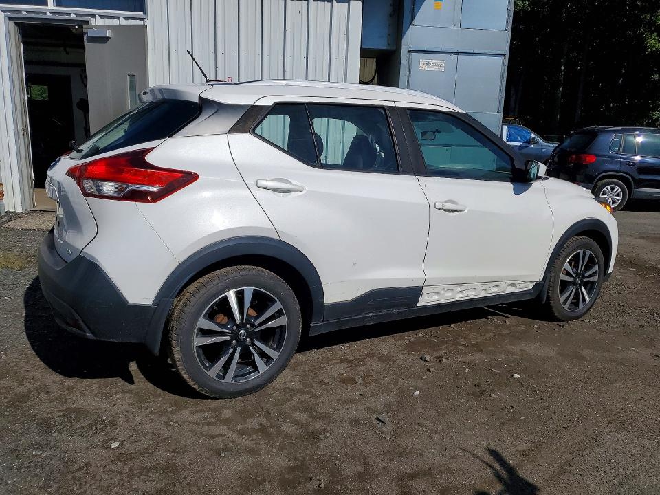 Photo 3 from auction – 2019 NISSAN KICKS with VIN 3N1CP5CU2KL534792