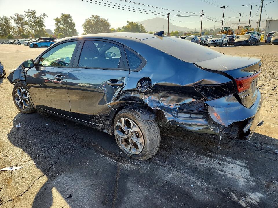 Photo 2 from auction – 2021 KIA FORTE with VIN 3KPF24AD1ME316744