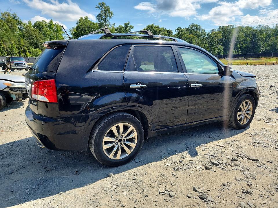 Photo 3 from auction – 2011 KIA SORENTO with VIN 5XYKW4A23BG172146