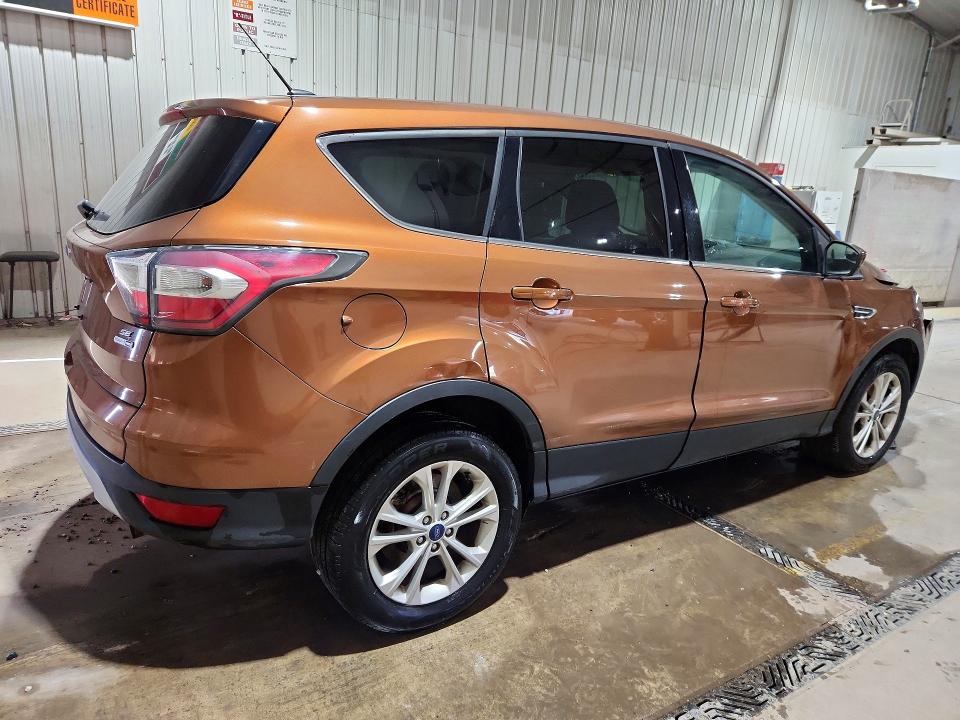 صورة رقم 3 من المزاد - 2017 FORD ESCAPE مع VIN 1FMCU9G99HUB04688