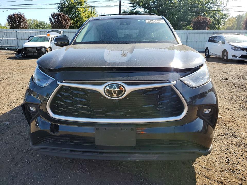 Photo 5 from auction – 2022 TOYOTA HIGHLANDER with VIN 5TDBZRBH5NS180215