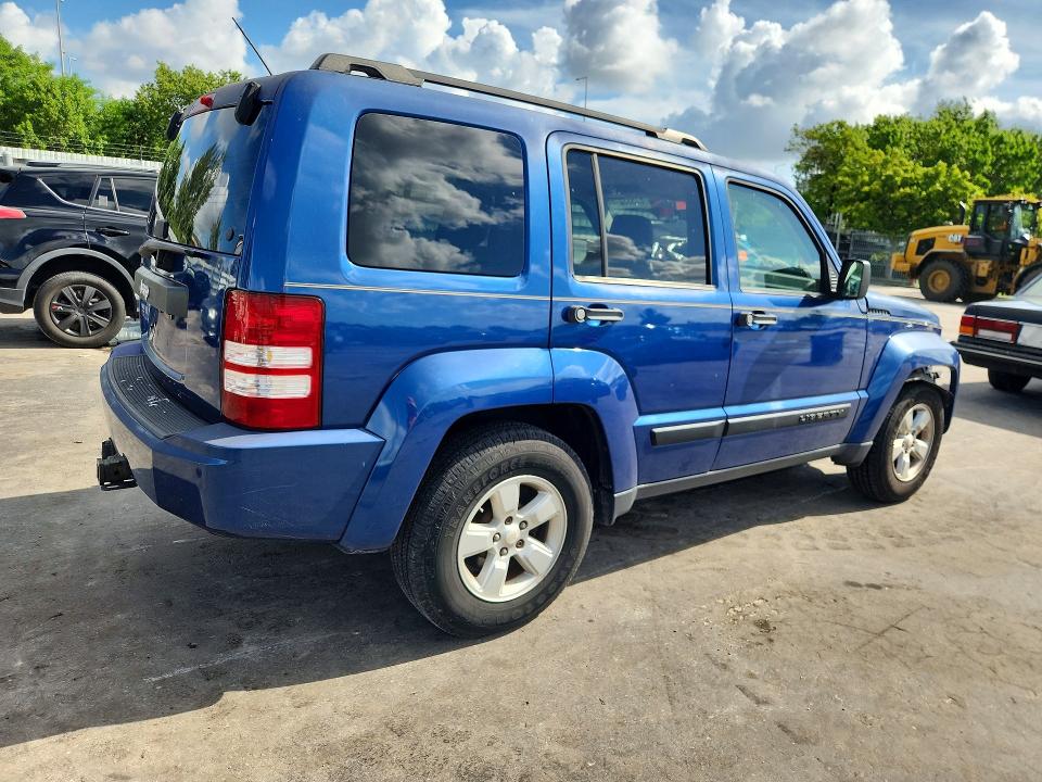 Photo 3 from auction – 2009 JEEP LIBERTY with VIN 1J8GP28K49W549988