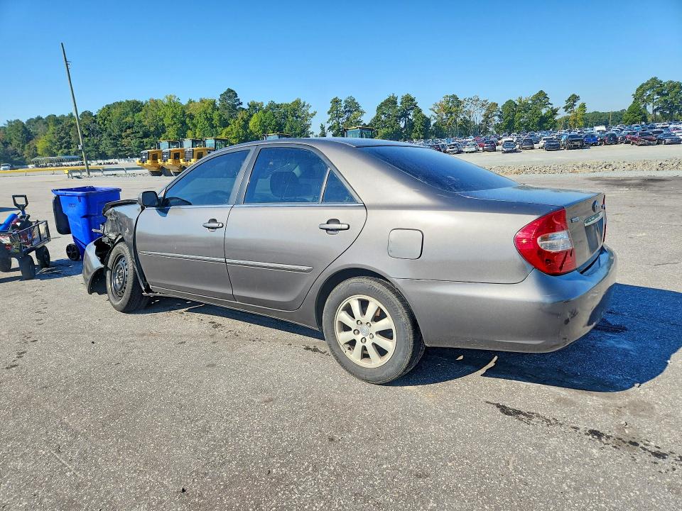 Снимка 2 от търг – 2004 TOYOTA CAMRY с VIN 4T1BE32K54U788584