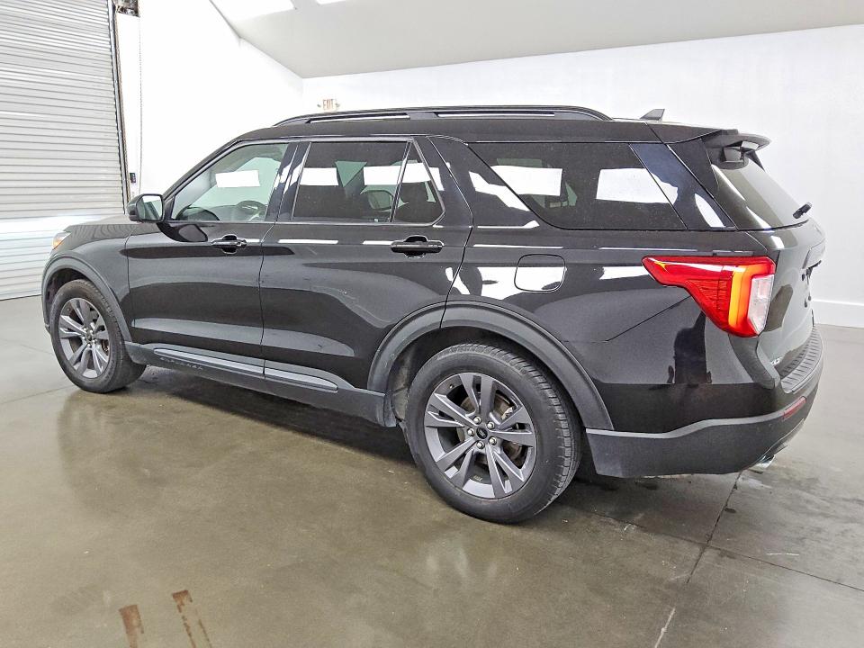Photo 2 from auction – 2022 FORD EXPLORER with VIN 1FMSK7DH7NGC52057