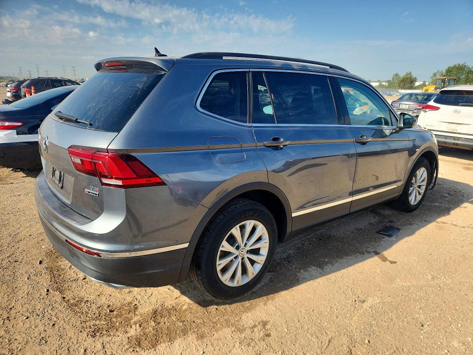 Photo 3 from auction – 2018 VOLKSWAGEN TIGUAN with VIN 3VV2B7AX9JM169957