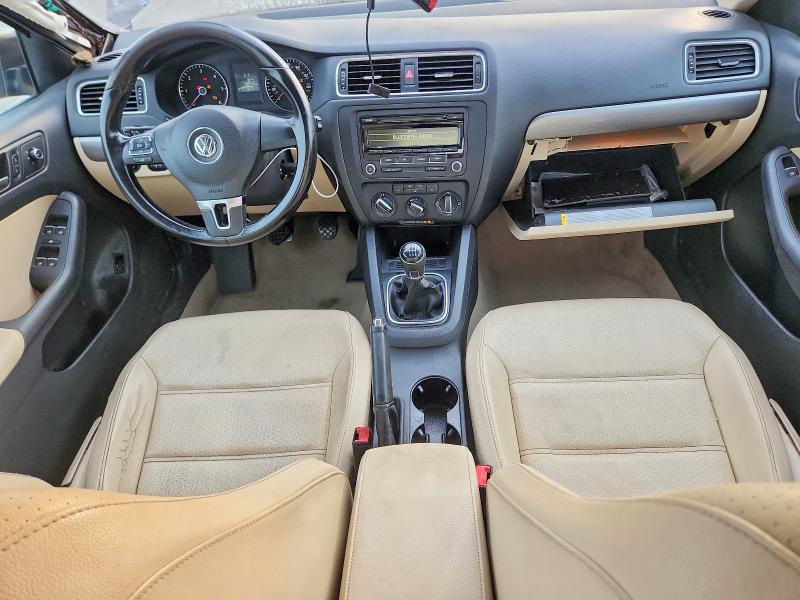 Photo 8 from auction – 2014 VOLKSWAGEN JETTA with VIN 3VW3L7AJ9EM416196