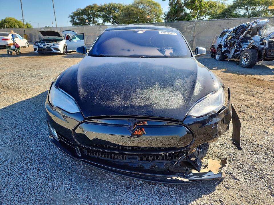 Photo 5 from auction – 2015 TESLA MODEL S with VIN 5YJSA1E22FF116431